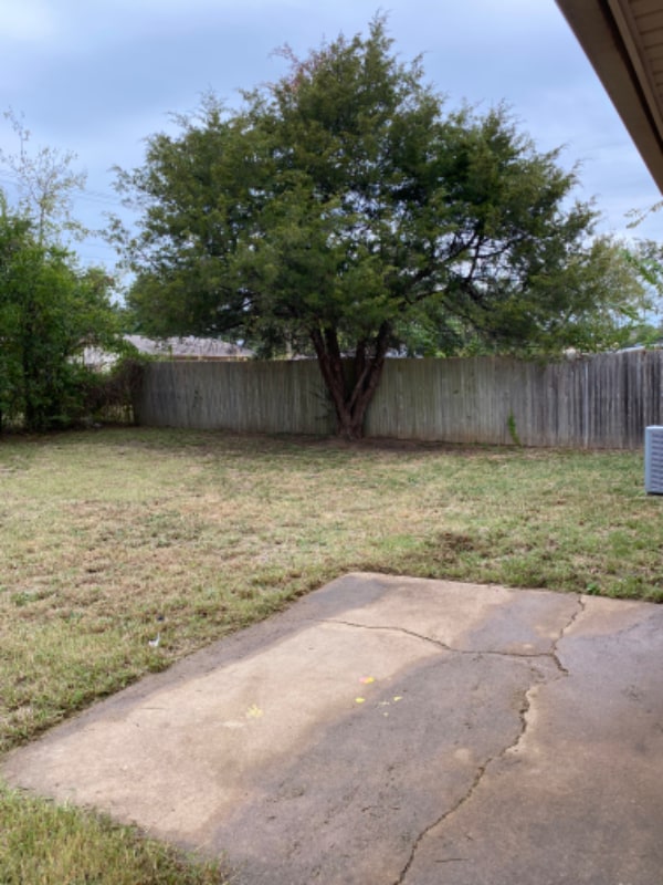 Building Photo - 208 Edd Dr