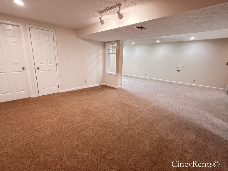 Building Photo - 7982 Lancelot Dr