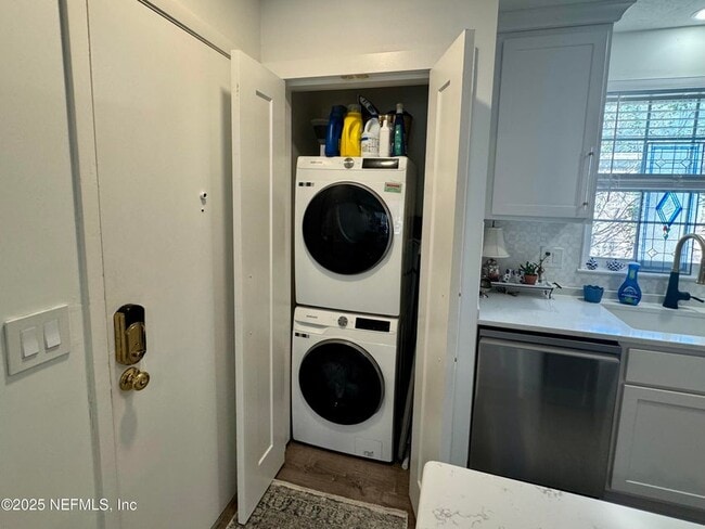 Building Photo - 4358 Timuquana Rd