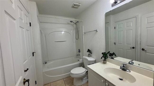 Building Photo - 2710 Club Cortile Cir