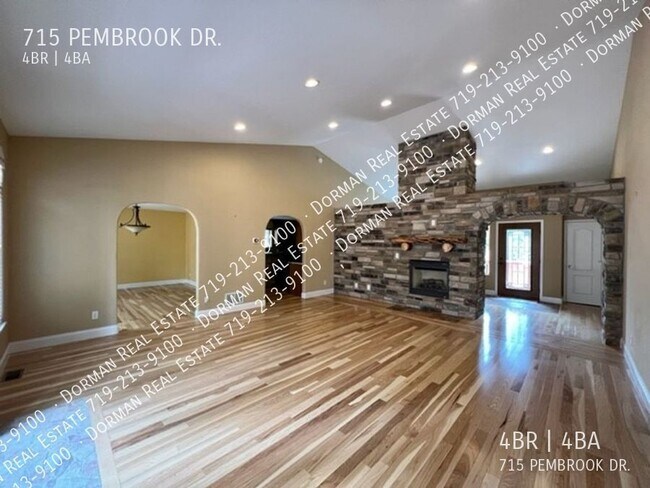 Building Photo - 715 Pembrook Dr