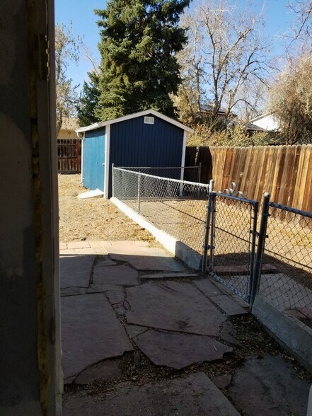 Building Photo - 9725 Fillmore St