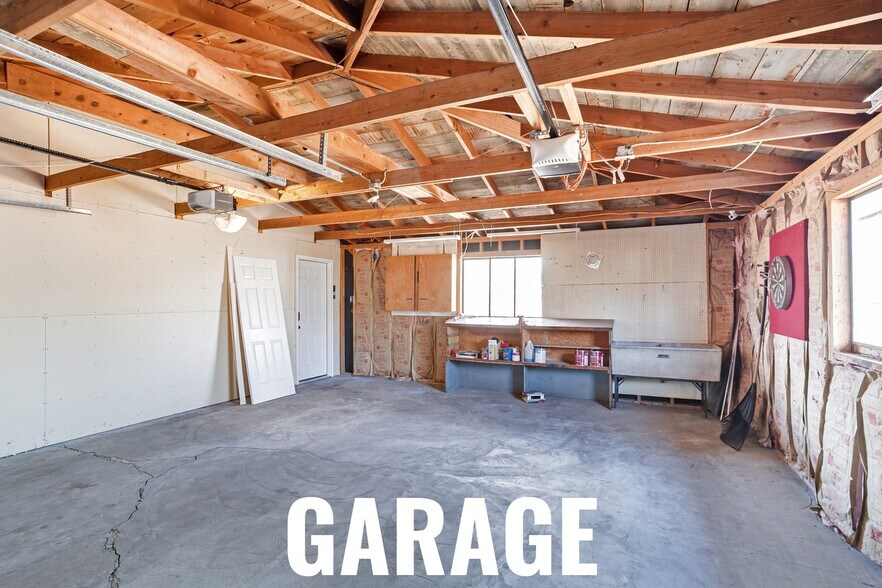 Building Photo - 2300 Lima St