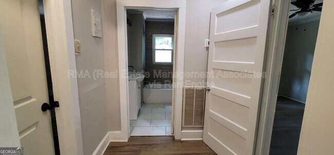 Building Photo - 363 N 16th St