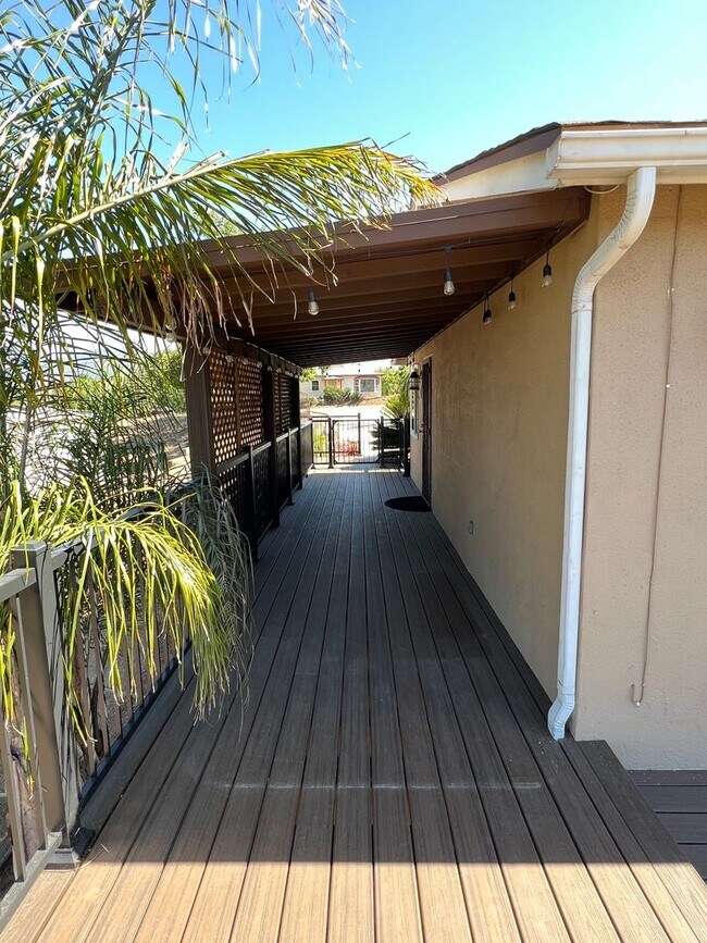 Building Photo - Move in Special!! $750 off 1st Month's Rent!!