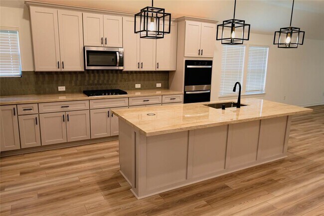 Building Photo - 14534 Clementine Hall Dr