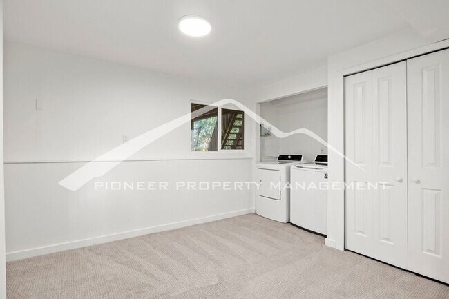 Building Photo - 610 Catalina Dr