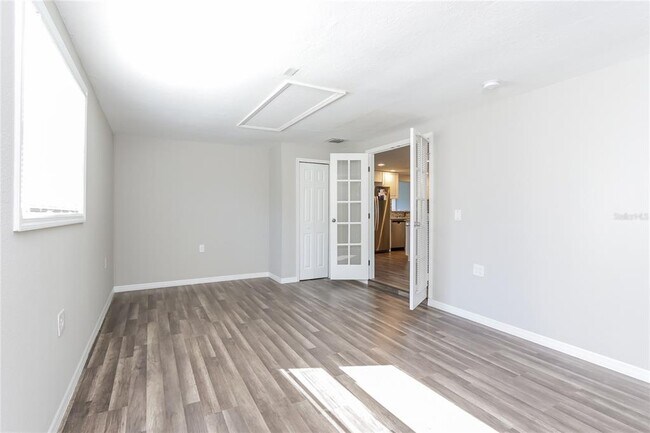 Building Photo - 6232 Murdock Ave