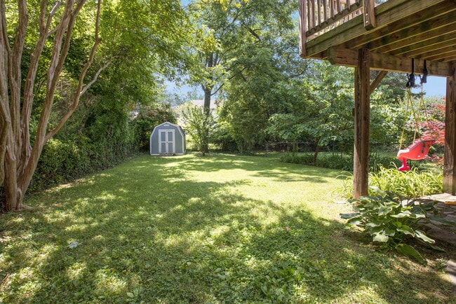 Building Photo - 2509 Crest Ave