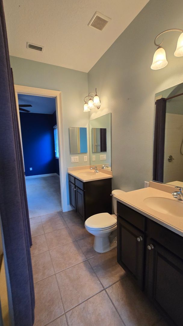 Building Photo - Stunning 3 Bedroom, 3 Bath Home – 2,500 sq/ft – Oversized Garages & Modern Upgrades