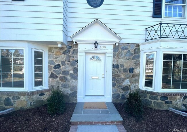 Building Photo - 106 Trumbull Rd