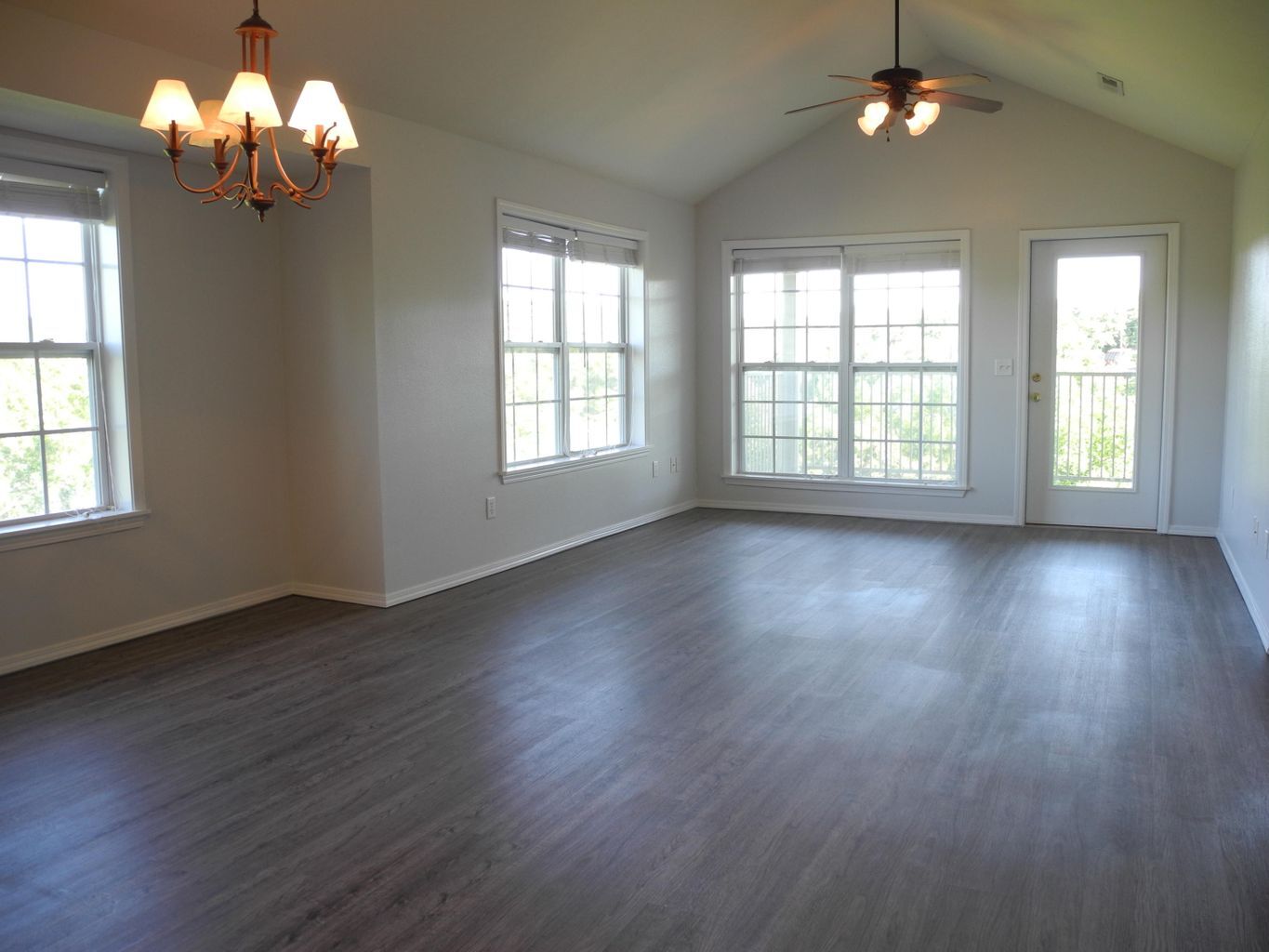 Building Photo - 164 Cozy Ct