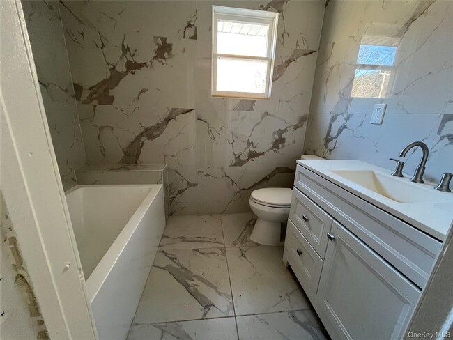 Building Photo - 2694 US-9W