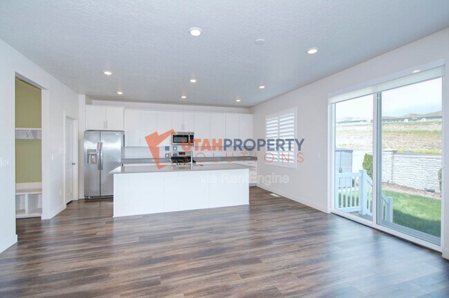 Building Photo - 2697 N Snowberry Dr