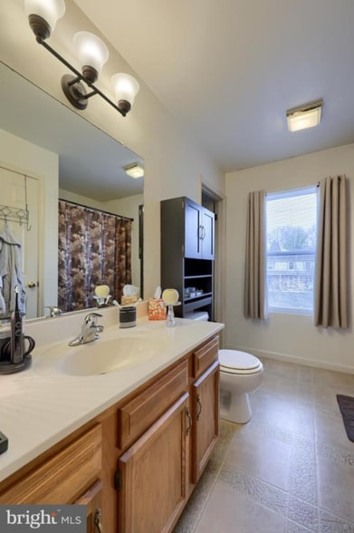 Building Photo - 6 Tiffany Ln