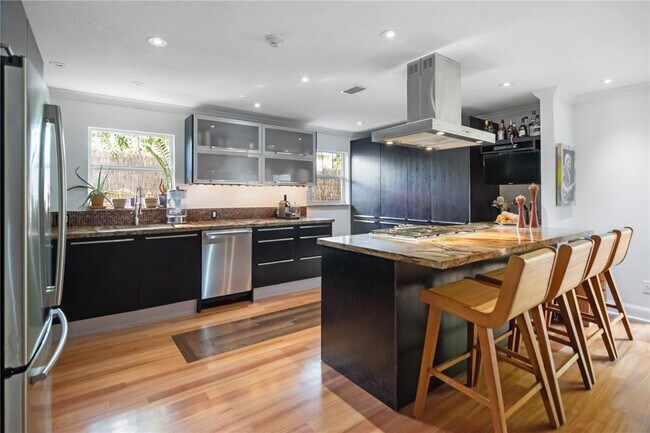 Building Photo - 2369 Overbrook St