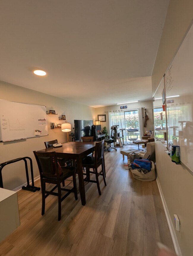 Building Photo - Oakbrook Walk - Shared Housing