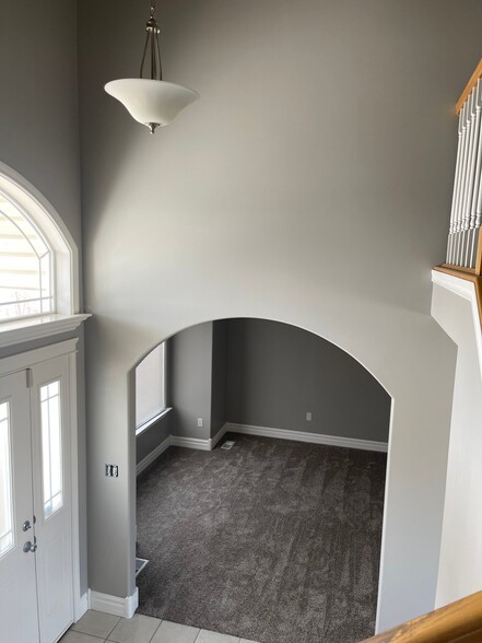 Building Photo - 1127 Elgin Ct