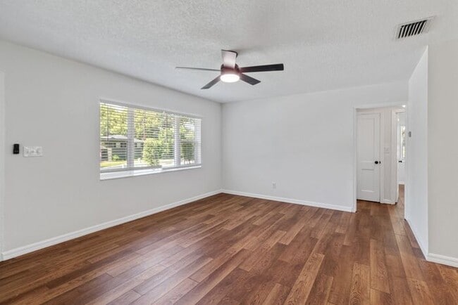 Building Photo - Charming Dade City Home for Lease!