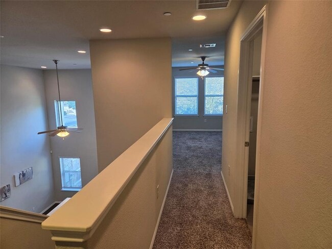 Building Photo - 2304 S Lakeline Blvd