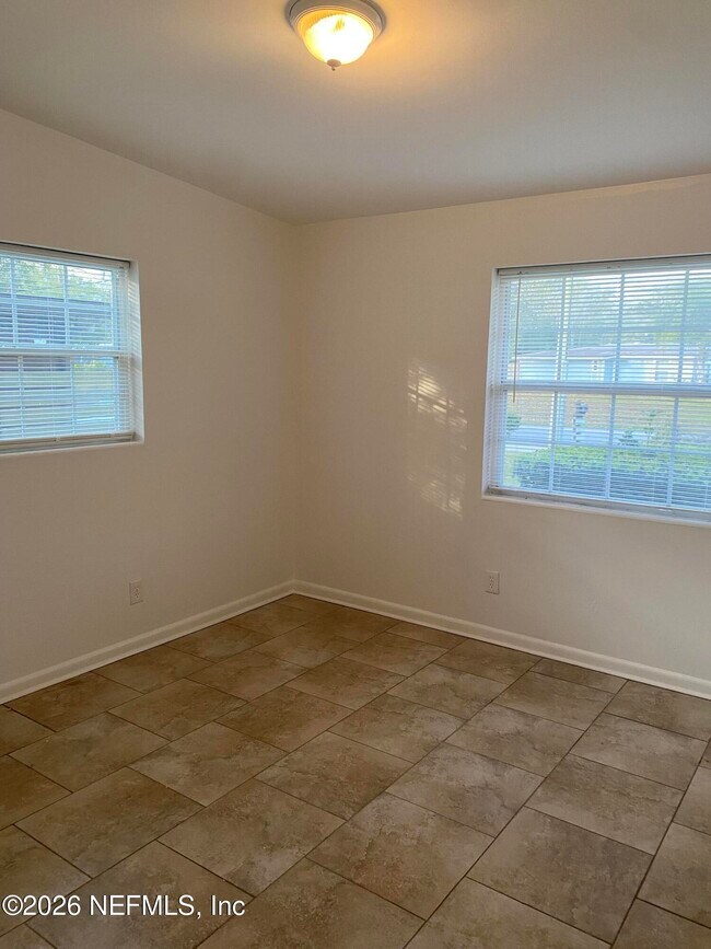 Building Photo - 815 La Marche Dr