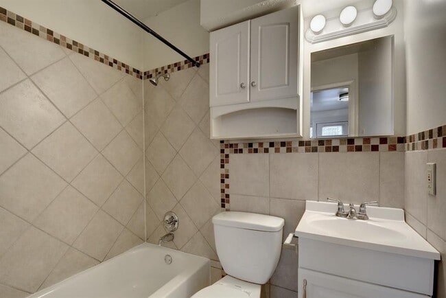 Building Photo - 129 Coleman St