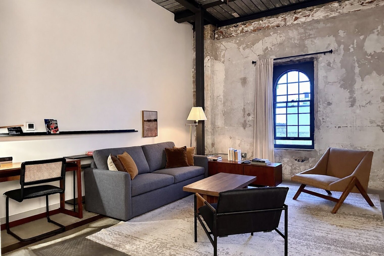 Building Photo - 1009 W Juneau Ave