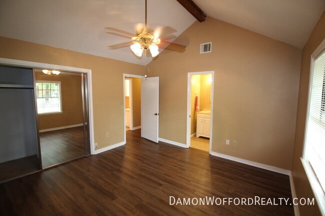 Building Photo - 308 Longmeadow Ct N