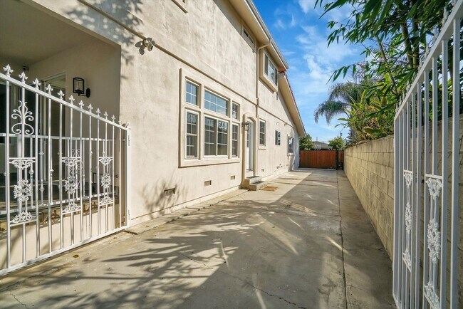 Building Photo - 4721 Berryman Ave