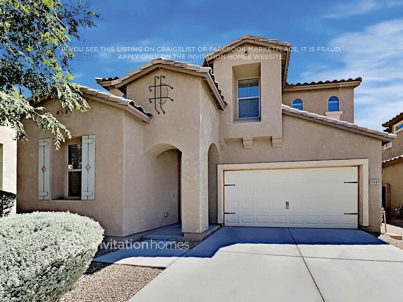Primary Photo - 3243 E Meadowview Dr