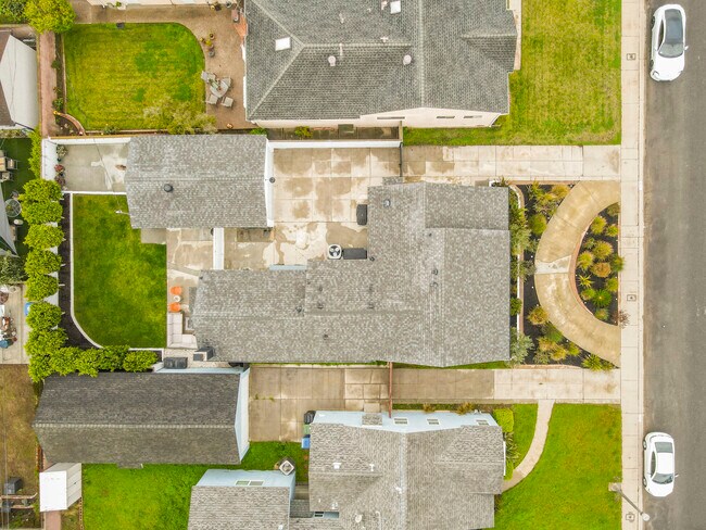 Building Photo - 7868 Naylor Ave