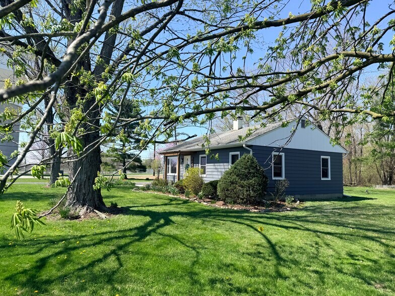 Building Photo - 6480 E County Road 700 N