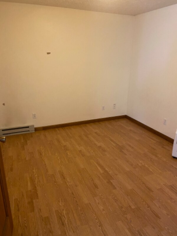 Building Photo - 338 4th St