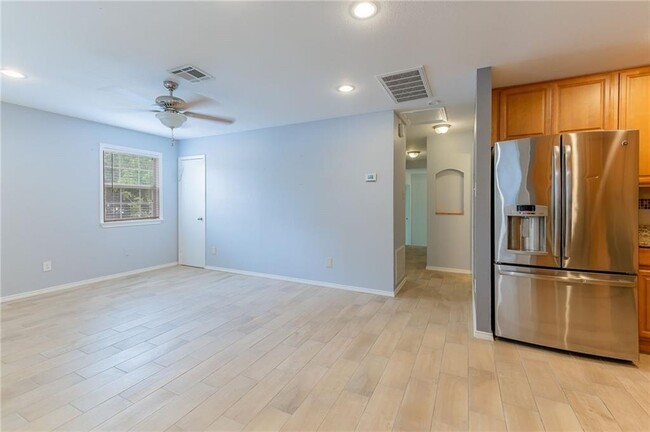 Building Photo - 1606 Walnut Ave