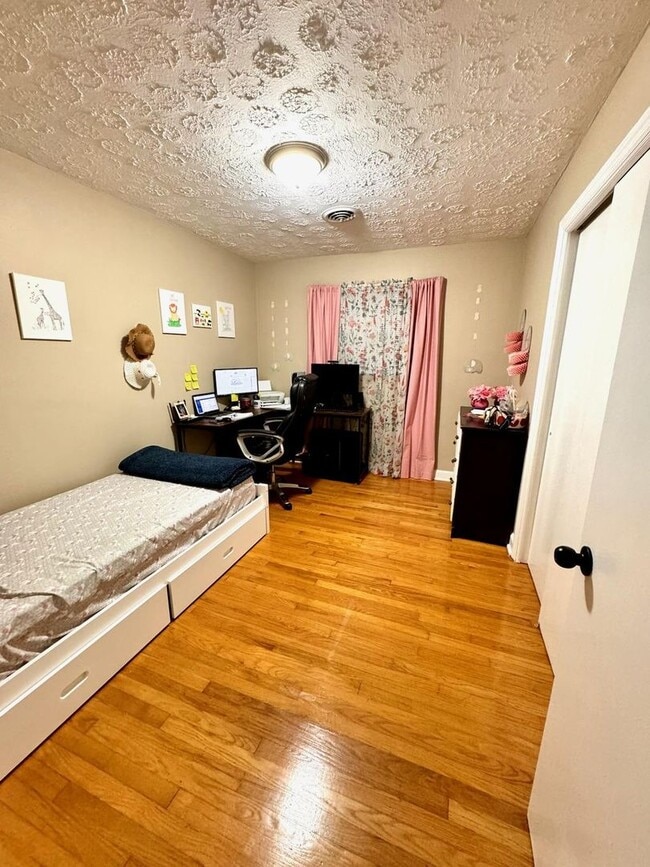 Building Photo - Nice 3 bedroom/1.5 bath home for rent in E. Morristown, Tennessee