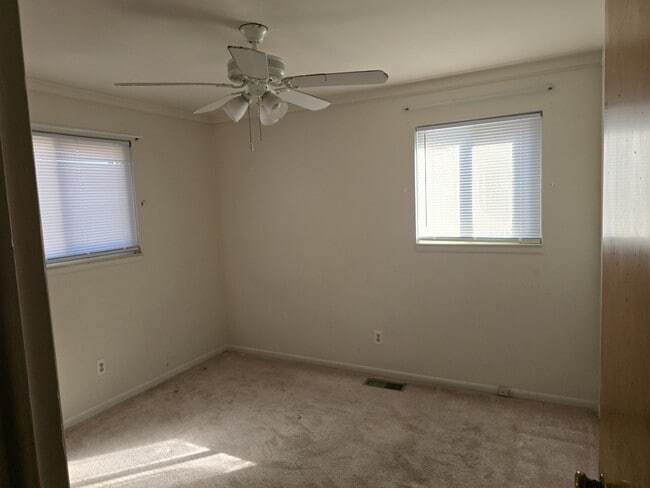 Building Photo - 23065 Cayuga Ave