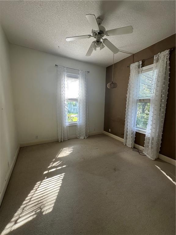 Building Photo - 109 Palmera Ln