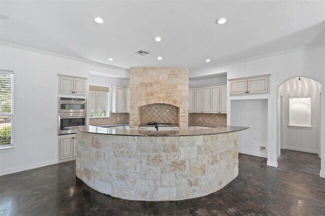 Building Photo - 485 Canna Lily Cir
