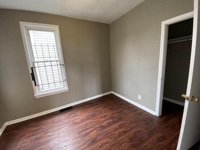 Building Photo - 2273 Mayville
