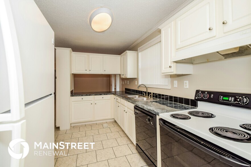 Building Photo - 445 Wooden Trace Cir