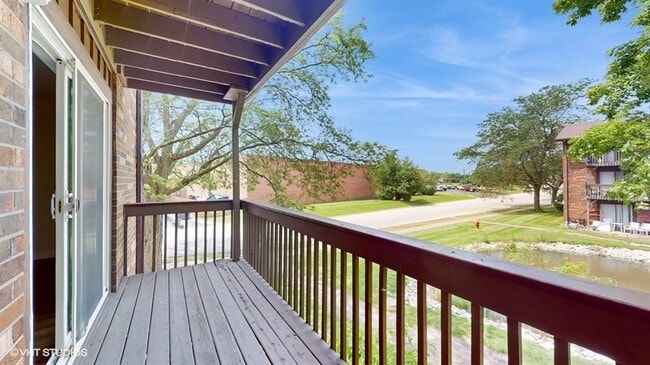 Building Photo - 29W542 Country Ridge Dr