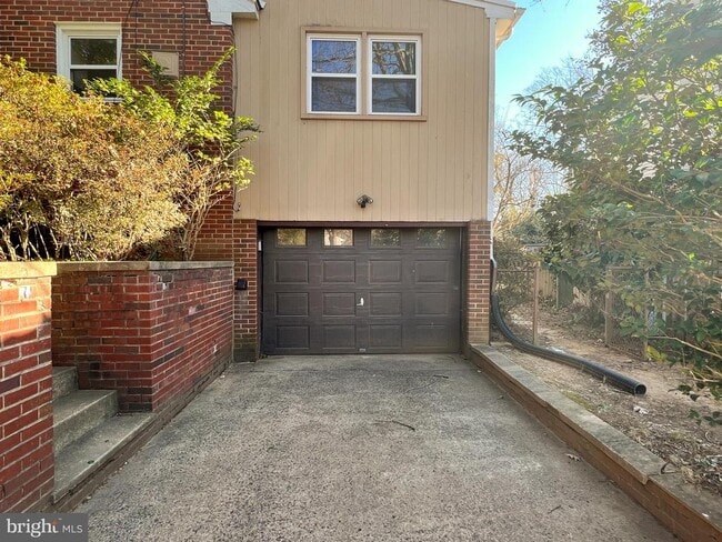 Building Photo - 4426 Strathmore Ave