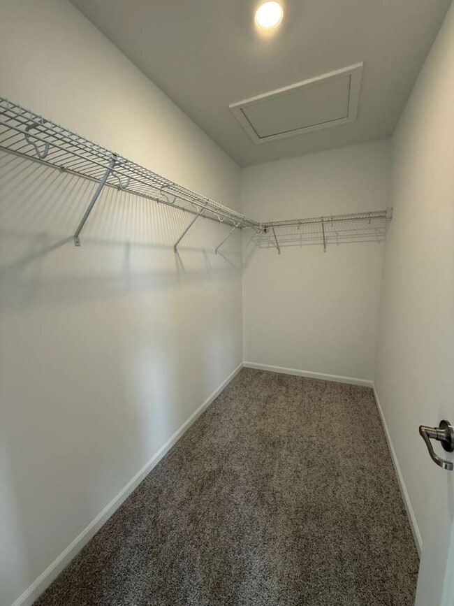 Building Photo - 25747 W Yorkshire Dr