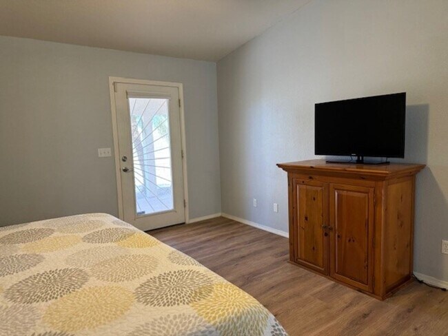 Building Photo - 3BR WINTER Vacation Home with Utilities Incl & RV PAD & Hookups, AVAILABLE 11-19-25