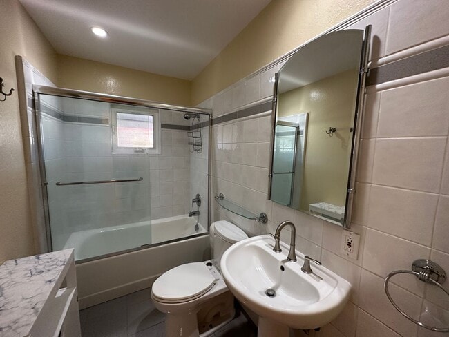 Building Photo - LOS GATOS - Beautifully upgraded property in desirable Los Gatos location, Los Gatos Schools