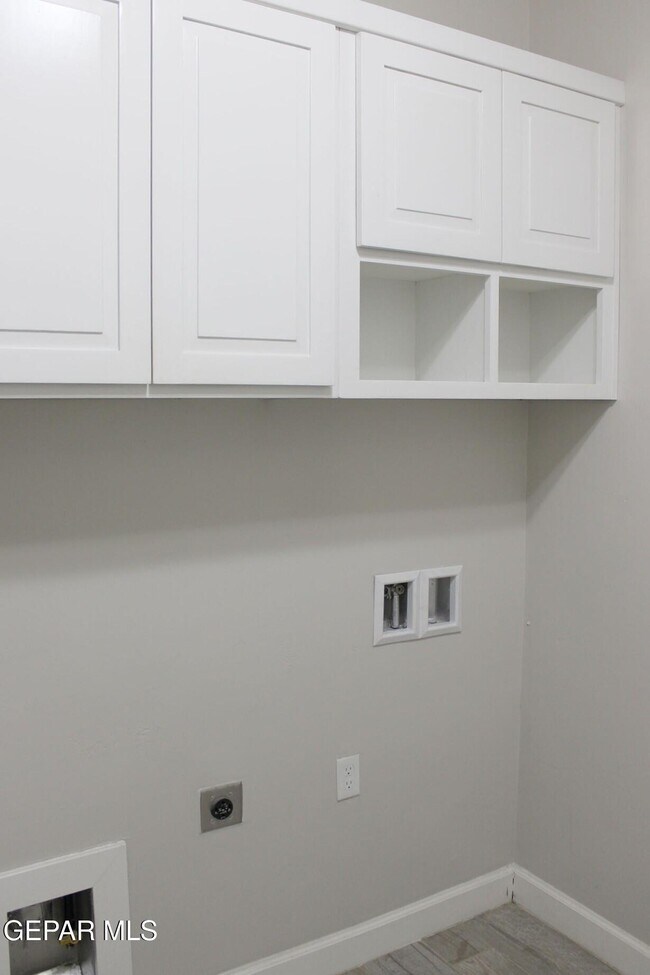 Building Photo - 12225 Rathmore Dr