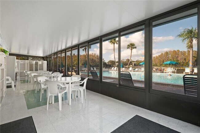 Building Photo - 1400 Pine Glen Ln