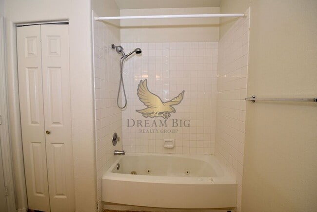 Building Photo - 3320 S Fort Apache Rd