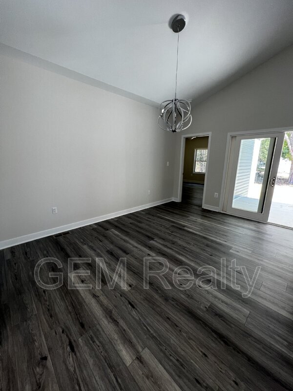 Building Photo - 38 Meadow View Ln