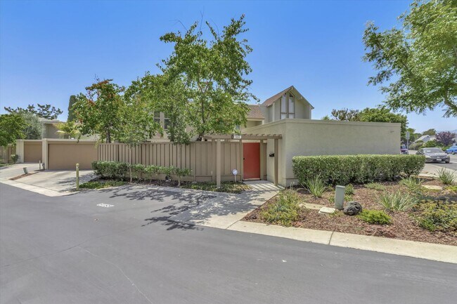 Building Photo - Sunnyvale Gem with Sleek Finishes & Though...